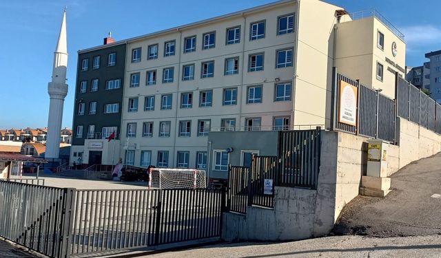 Öğrenciler, dersten çok nasıl gelip gideceğini düşünüyor