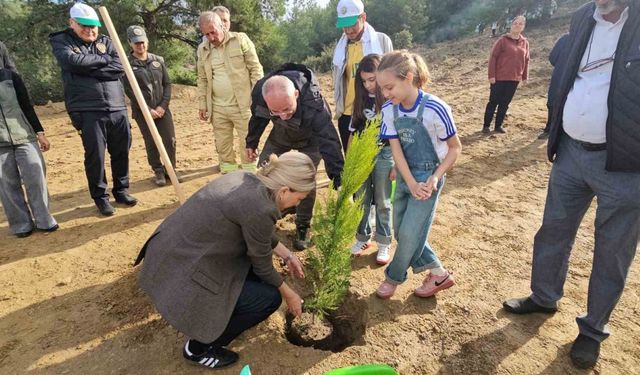 Önce öğrendiler sonra fidanları diktiler