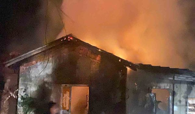 Yanan ev için vatandaşlara yardım çağrısı