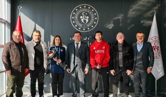 Şampiyonlara coşkulu karşılama