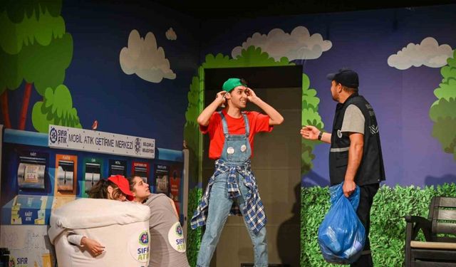 Selçuklu Belediyesi tiyatro oyunu ile öğrencilere sıfır atık bilinci kazandırıyor