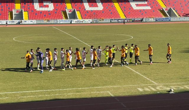 Niğde Belediyegücü – Hassa 1939 maçı başladı