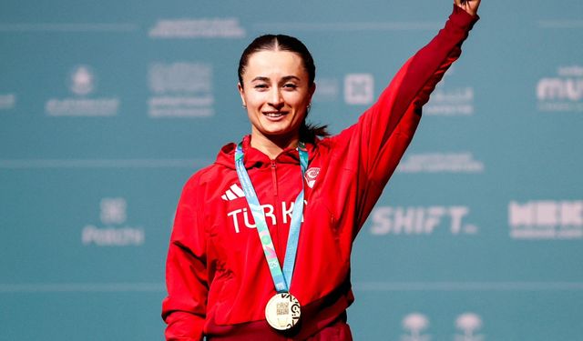 Niğdeli halterci Özkan, dünya şampiyonu