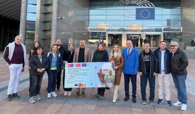 Yaşlıların dijital okuryazarlığını güçlendirmek için önemli adım