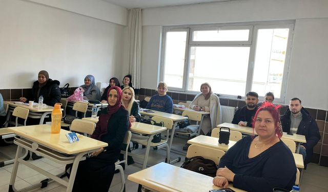Niğde Halk Eğitimi Merkezi’nde diksiyon kursu devam ediyor