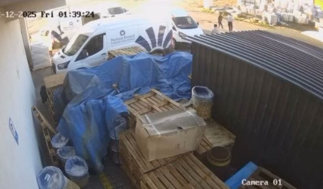 Bir kişinin bıçaklanarak öldür*üldüğü olayın kamera kayıtları ortaya çıktı