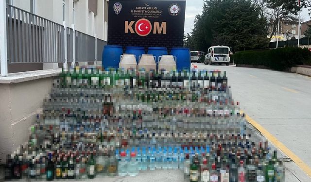 Kaçak alkol operasyonu: 615 şişe ve 30 bidon ele geçirildi