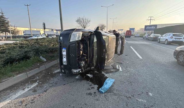 Bolu'da kontrolden çıkan otomobil devrildi