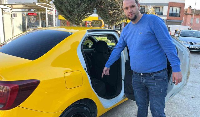 Taksici yaşlı çiftin araçta unuttuğu 5500 Euro'yu teslim etti