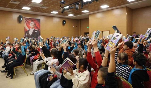 Dijital bağımlılık ve akran zorbalığına karşı kitaplı mücadele