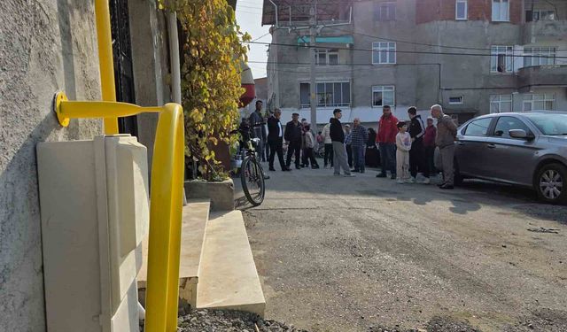 Doğal gaz 10 metre ötede, mahalleli yıllardır beklemede