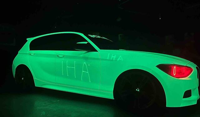 Araç gündüz beyaz, geceleri ise yeşil rengi ile parlıyor