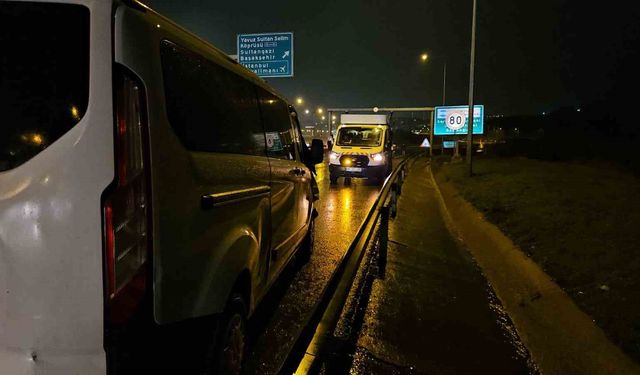 Yağış nedeniyle 7 araç birbirine girdi: 2 yaralı