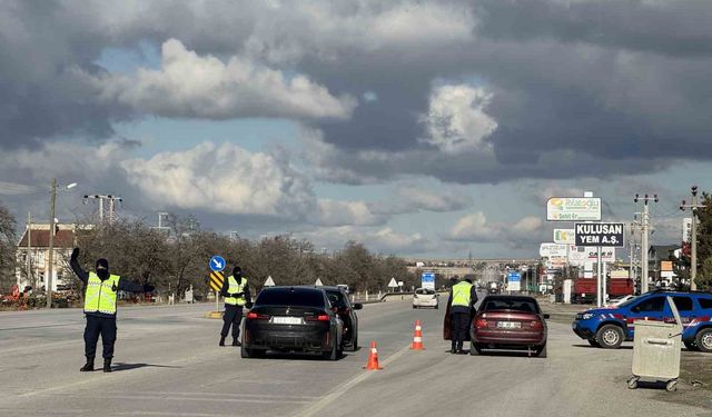 Jandarma yılbaşı öncesi trafik denetimlerini artırdı