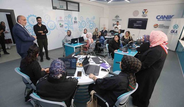 Kadınlar, yapay zeka ile geleceğe hazırlanıyor