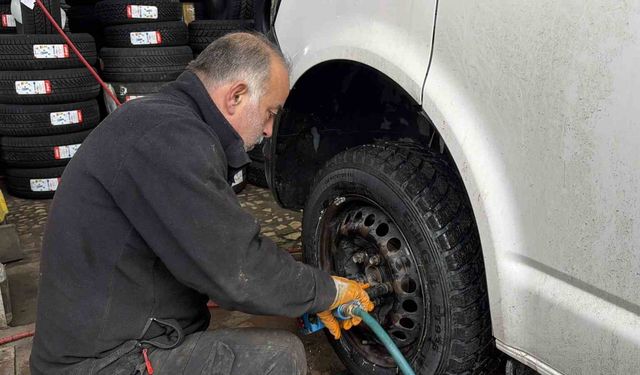 Kar yağdı, kış lastiği telaşı başladı