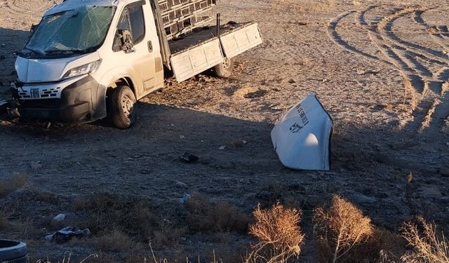 Şarampole devrilen kamyonet sürücüsü yaralandı