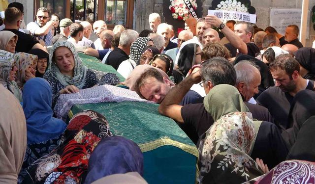 Kaza süsü vererek eşini ve çocuğunu öld *üren doktor, cezaevinde inti *har etti