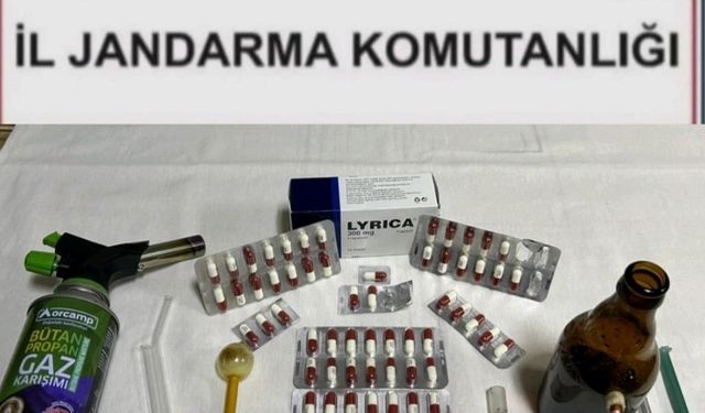 Jandarma yol kontrolünde uyuştu*rucu hap ele geçirdi