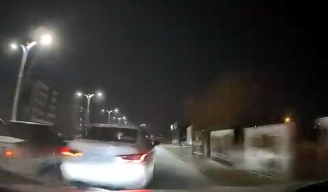 Makas atıp araca çarptı, bir şey olmamış gibi olay yerinden kaçtı