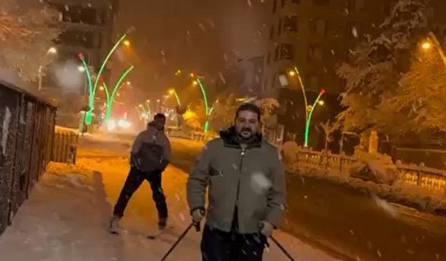 Kar eğlenceye dönüştü: İstasyon Caddesi'nde kayak keyfi
