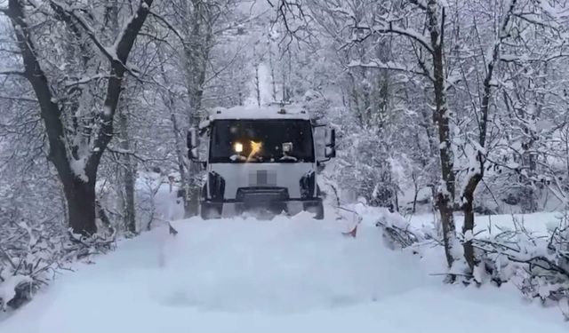 Yoğun kar nedeni ile bazı yollar ulaşıma kapandı