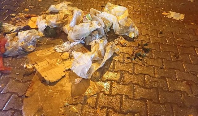 Uyarılara rağmen pazar yerini kirleten esnaf cezadan kurtulamadı