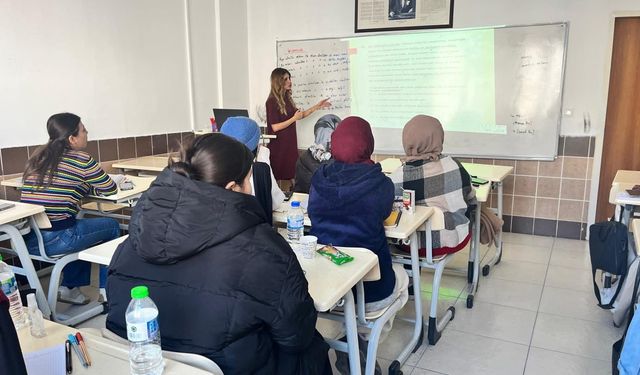 KPSS yolculuğunda Niğde HEM kursiyerlerinin yanında
