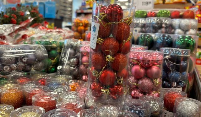 Yeni yıl süsleri Niğde’de görücüye çıktı