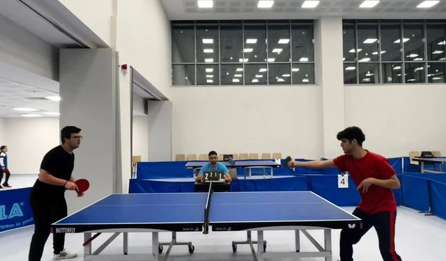 Niğde’de Yurtlig yurtlararası masa tenisi turnuvası tamamlandı