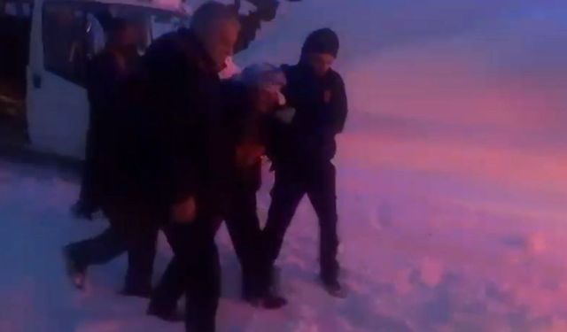 5 saat süren çalışmanın ardından hastaneye ulaştırıldı