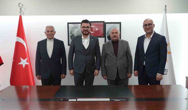 AK Parti'de 3 ilçe başkanı görevden alındı