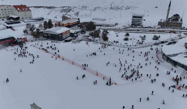 Erciyes'e ziyaretçi akını