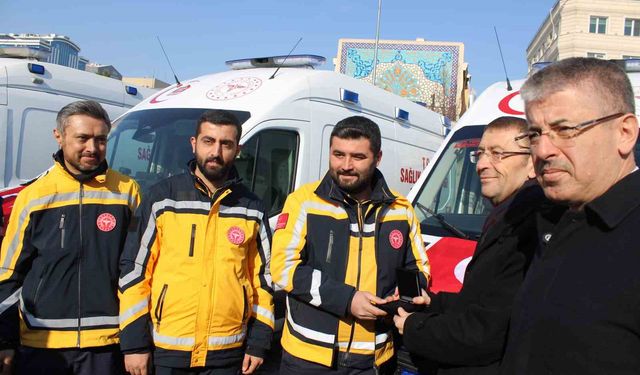 12 ambulans daha hizmete başladı