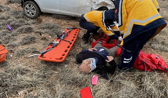 Eşini bıçaklayıp kaçtı, Niğde’de kaza yapınca yakalandı
