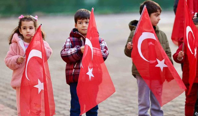 İlk ders 'Bayrak Sevgisi' temasıyla işlendi