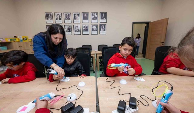 Çocuk kampüsünde çocuklar hem eğleniyor, hem de öğreniyor