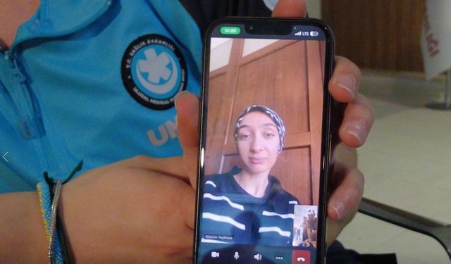 Depremde kurtardığı genç kızla abla-kardeş oldu