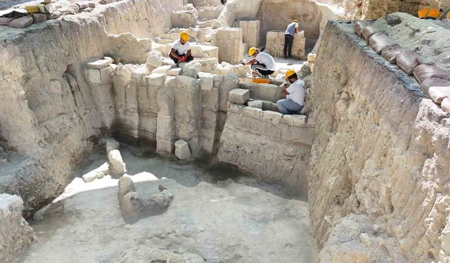 Kapadokya Alan Başkanı Aslanbay,  kazıları yerinde inceledi