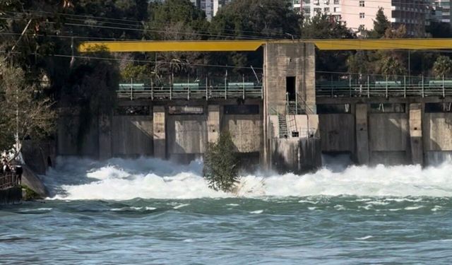 Tarlalar su altında kaldı