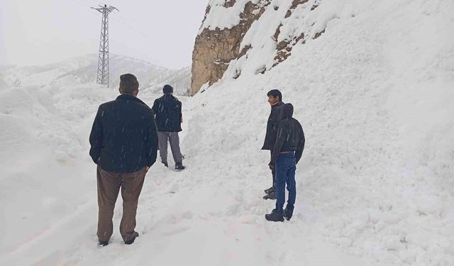 Yolda kalan araçlar kurtarıldı