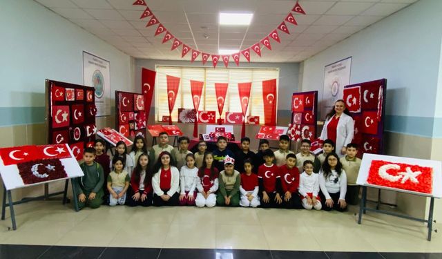 Öğrencilerden Bayrak Sevgisi Haftası’na özel sergi