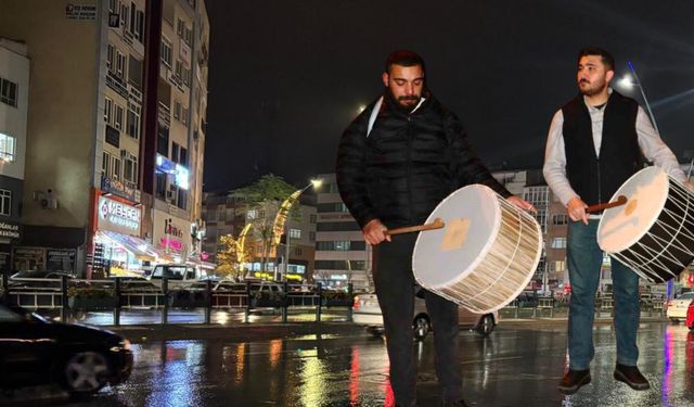 Niğde’de 30 davulcu sahur mesaisinde