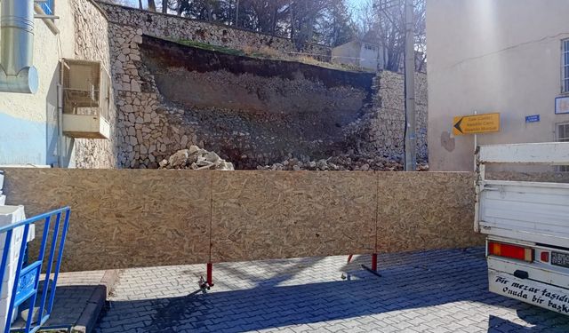 Niğde Kalesi’nde göçük sonrası güvenlik önlemi