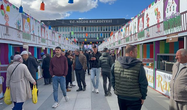 Niğde’de “Ramazan Sokağı”na yoğun ilgi