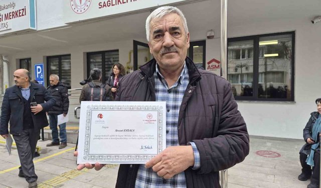 Yaklaşık 40 yıldır içtiği sigarayı 1 haftada bıraktı