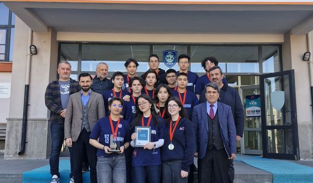 Niğde Fen Lisesi robotik yarışmasında finalist oldu