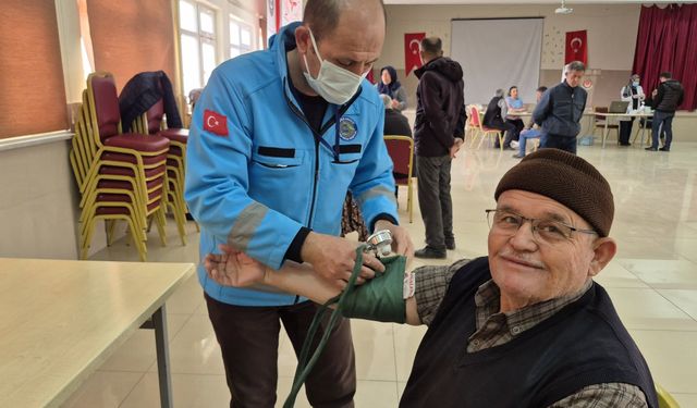 Yeşilgölcük’te mobil sağlık hizmeti vatandaşla buluştu