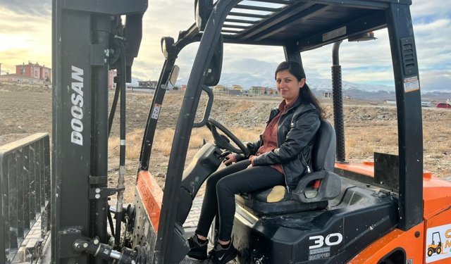 Başarılı forklift operatörü Kardelen İlgen'den; kadınlara "cesur olun" çağırısı
