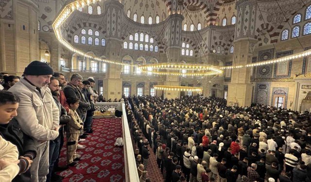 Adana'da bayram namazı kılındı